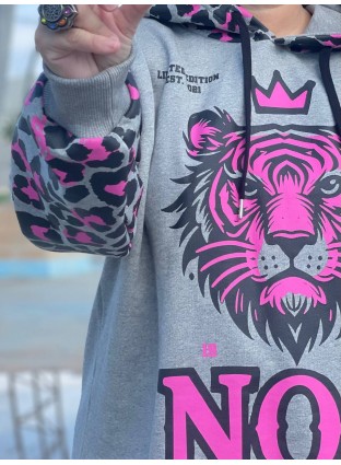 Sudadera over Pink Roar