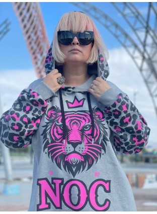 Sudadera over Pink Roar